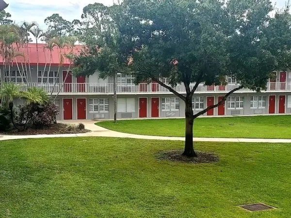 Vero Beach Inn & Suites