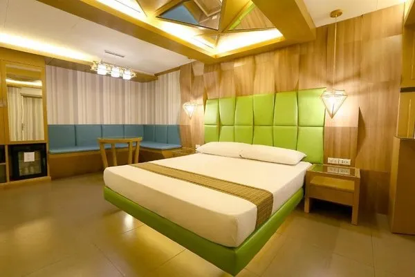Victoria Court Cuneta Motorist Lodge