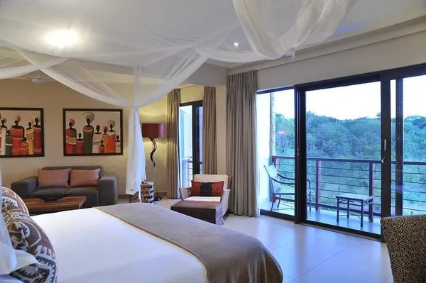Victoria Falls Safari Club
