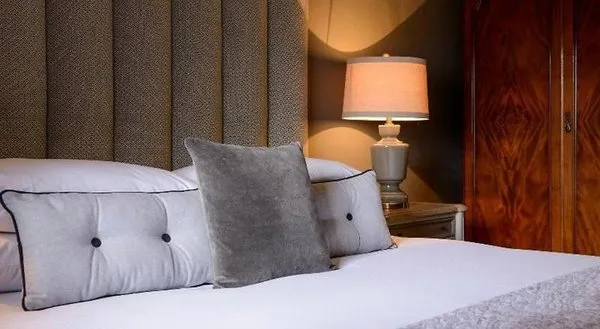 Victoria House Hotel