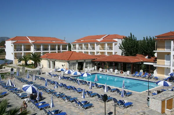 Village Inn Studios & Family Apartments