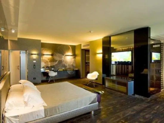 Viola Mhotel