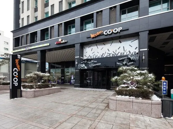 Western CO-OP Residence