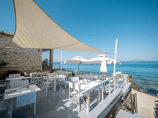 White Suites Resort