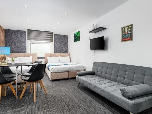 Whitechapel Grand