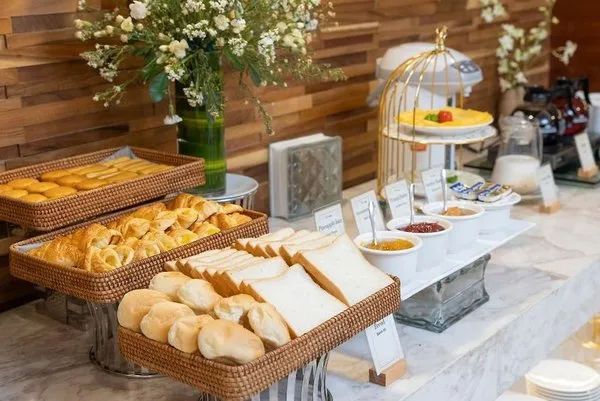 Winsuites Saigon Hotel