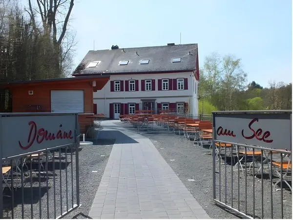 Wirtshaus & Gasthaus Domäne am See