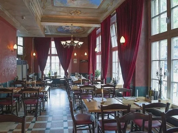 Xll Apostel Albergo
