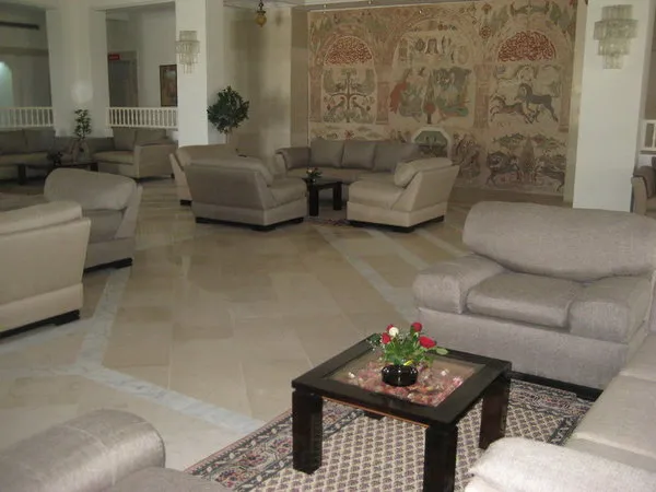 Yadis Hammamet