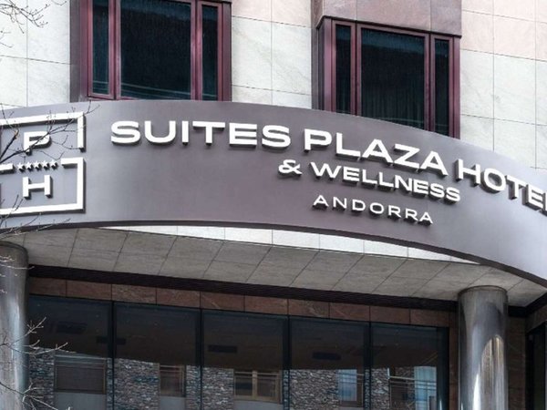 Suites Plaza Hotel & Wellness Andorra in Barcelona All Inclusive Ferien