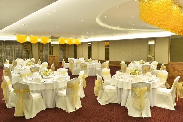 Swiss-Belhotel Seef Bahrain in Manama All Inclusive Ferien