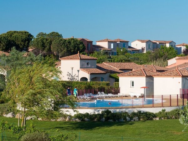 Résidences Vacancéole Port Minervois et Les Hauts du Lac in Homps