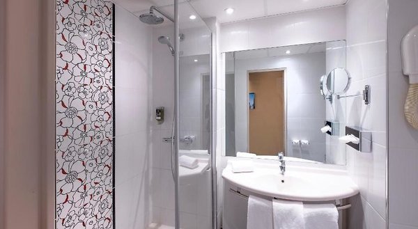 Hôtel Mercure Rouen Centre Champ-de-Mars in Paris-Beauvais