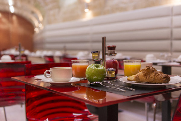 Le Bon Hotel in Neuilly-sur-Seine