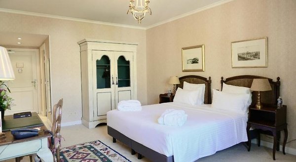 Le Manoir de Gressy in Paris-Charles De Gaulle