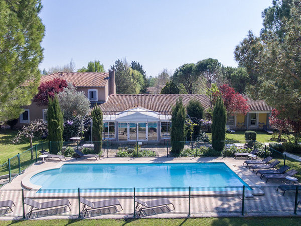 SOWELL HÔTELS Domaine de la Petite Isle in L'Isle-sur-la-Sorgue