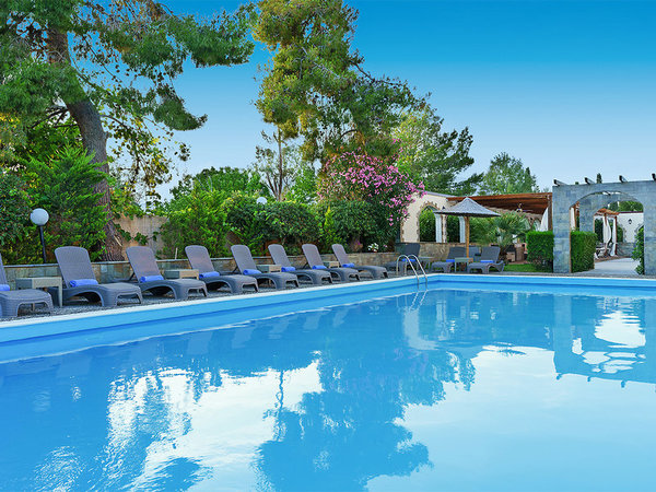 Stefania Beach Resort in Amarynthos All Inclusive Ferien