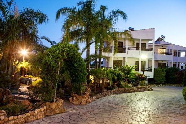 Coliseum Studios & Apartments in Pefki All Inclusive Ferien