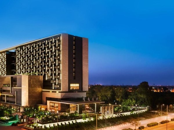 The Leela Ambience Convention Hotel Delhi in Delhi All Inclusive Ferien