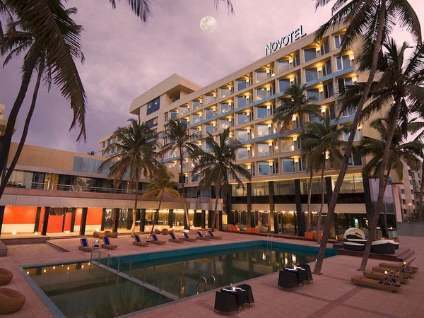 Novotel Mumbai Juhu Beach in Mumbai All Inclusive Ferien