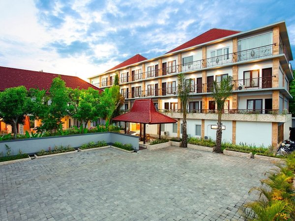 Puri Saron Baruna Beach Cottages in Lovina Beach