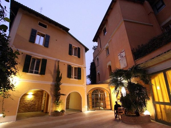 Boutique Hotel Il Guercino in Bologna All Inclusive Ferien