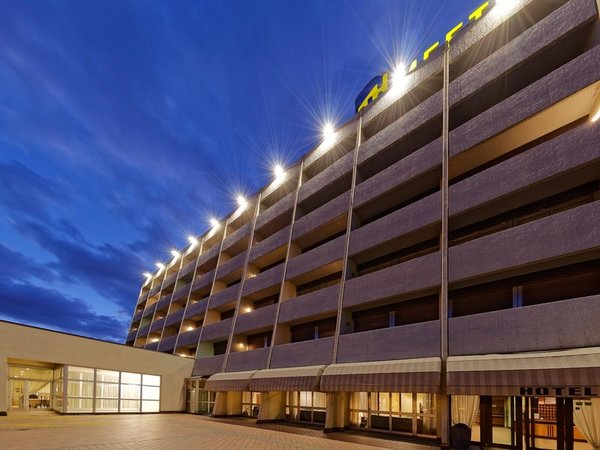iH Hotels Bologna Gate 7 in Calderara di Reno All Inclusive Ferien