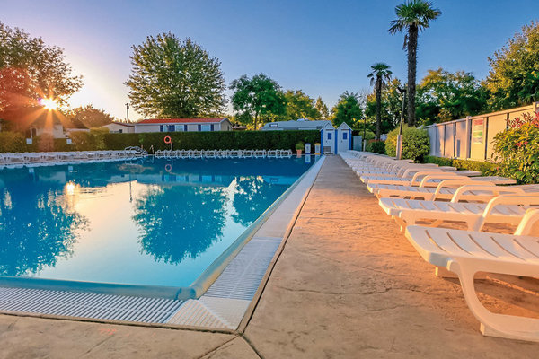 Camping Village Butterfly by Happy Camp in Peschiera del Garda All Inclusive Ferien