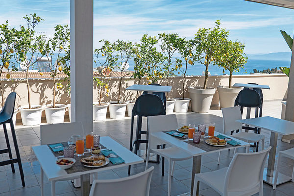 Middle Town Palace Tropea in Tropea All Inclusive Ferien