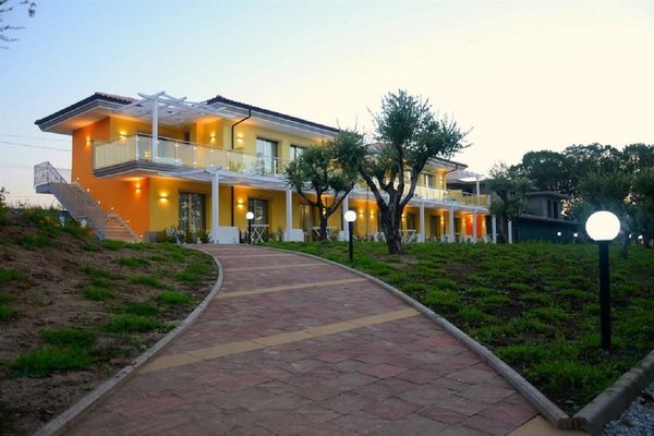 Baia di Trainiti in Porto Salvo All Inclusive Ferien