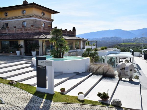 UNA HOTELS Tenuta Contessa Farm & Spa Consenza in Lattarico All Inclusive Ferien