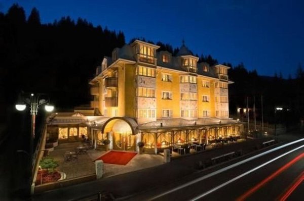 Alpen Suitehotel in Madonna di Campiglio All Inclusive Ferien