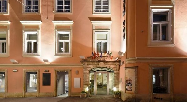 Boutique Hotel Dom - Rooms & Suites in Graz