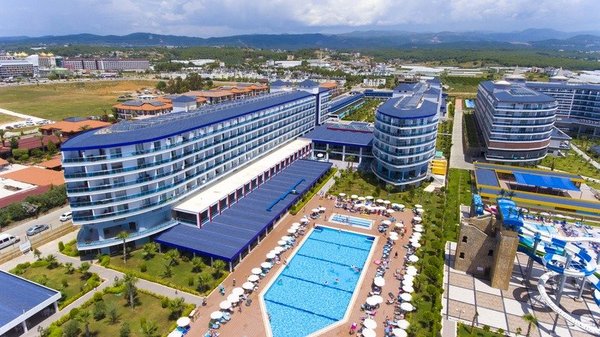 Eftalia Marin in Türkler All Inclusive Ferien