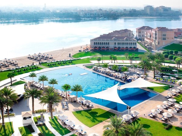 The Ritz-Carlton Abu Dhabi Grand Canal in Abu Dhabi All Inclusive Ferien