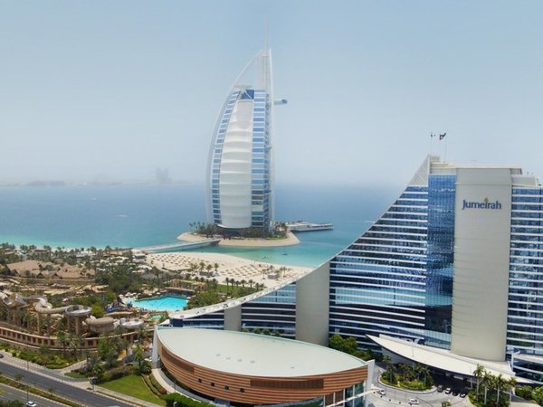 Jumeirah Beach Hotel in Dubai