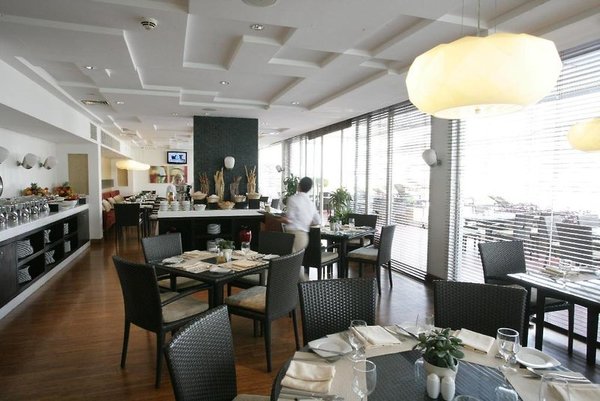 La Suite Dubai Hotel & Apartments in Dubai