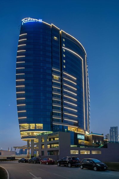 Radisson Blu Hotel, Dubai Canal View in Dubai All Inclusive Ferien