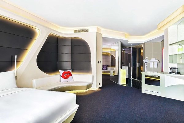 V Hotel Dubai Curio Collection by Hilton in Dubai All Inclusive Ferien