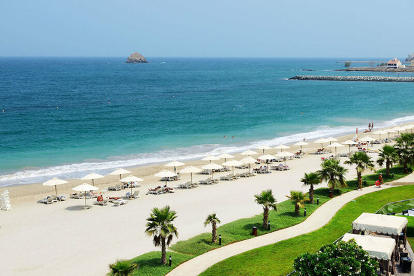 Radisson Blu Resort, Fujairah in Dibba al-Fudschaira All Inclusive Ferien